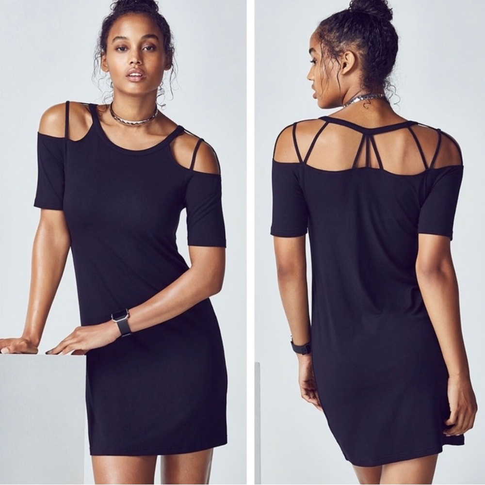Fabletics Black Sunburst Cold Shoulder Athletic Dress Womens Small Athleisure